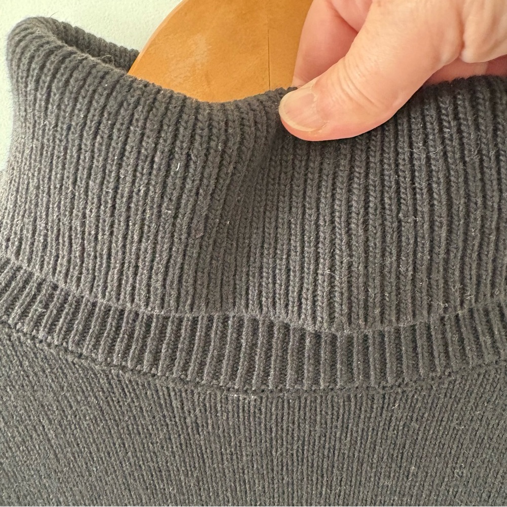 Talbots Drop Shoulder Turtleneck Sweater. Black. Size Medium. - Picture 4 of 13